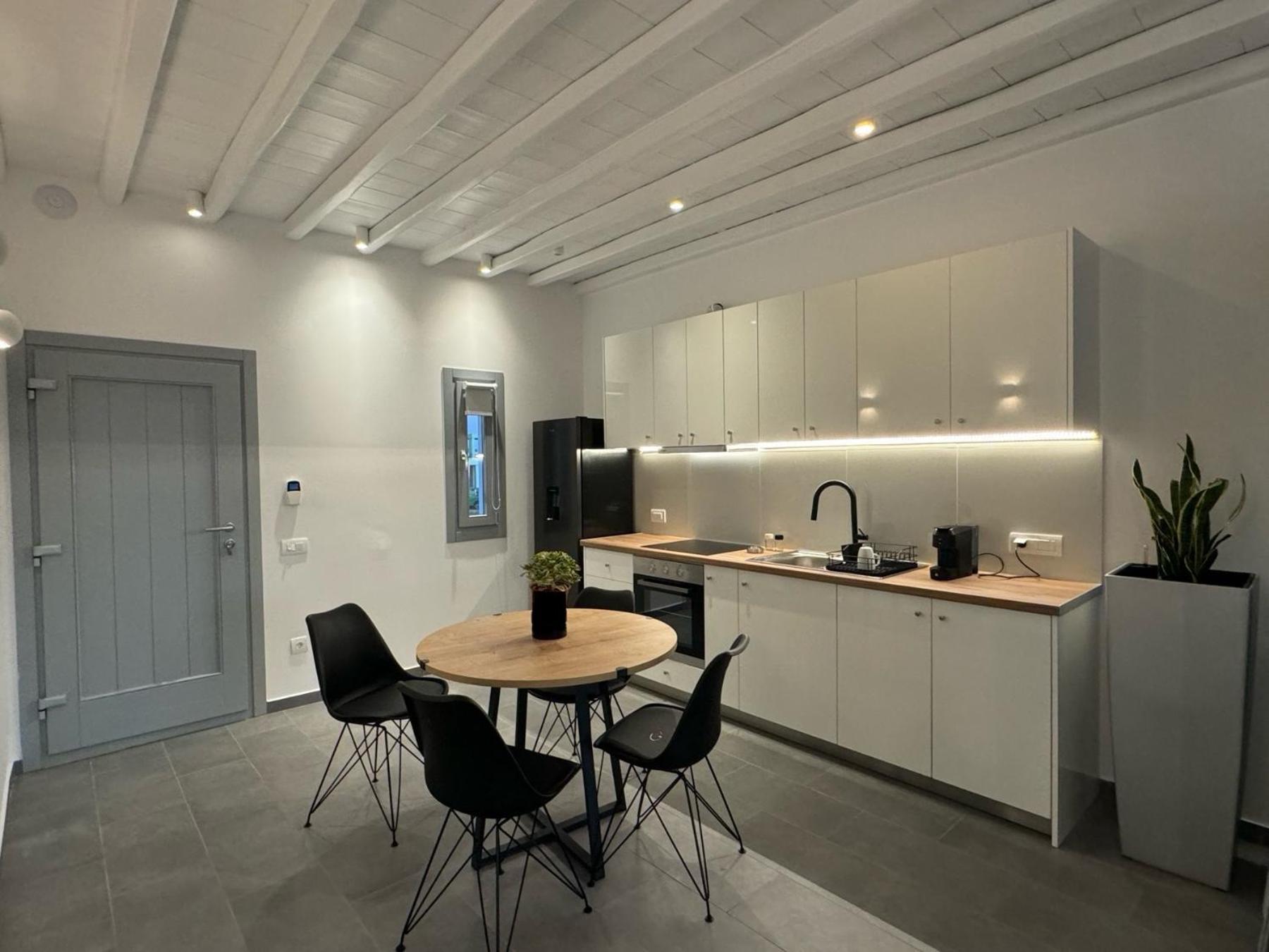 Almond Place Apartment *