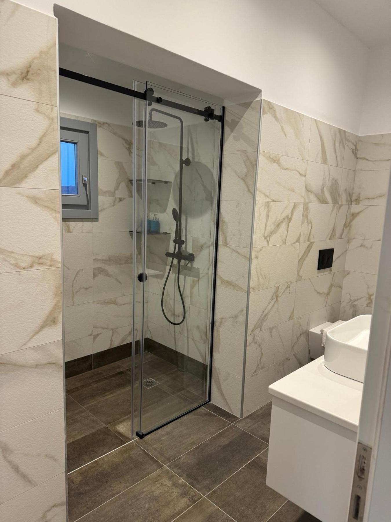 Апартаменты Almond Place